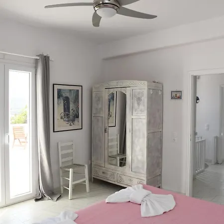 Σπίτι διακοπών Cycladic House At The Suburbs Of *