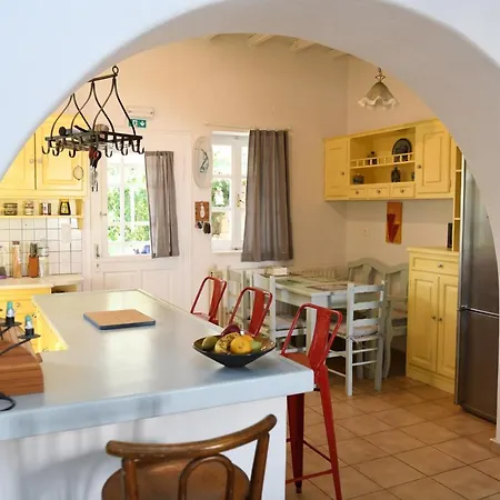 Σπίτι διακοπών Cycladic House At The Suburbs Of